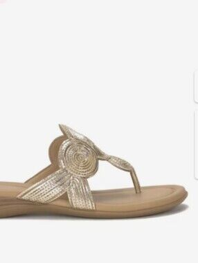 Kelly & Kate Women's Gold Thong Sandal-good Condition